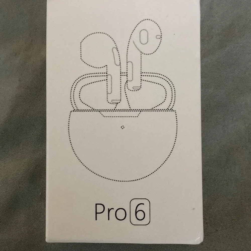 Ear buds for iPhone and androids 😍host-pick!